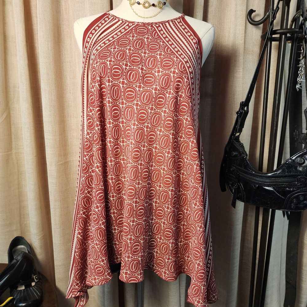 Max Studio Halter Top M Rust Red White Geometric Border Print Handkerchief Hem
